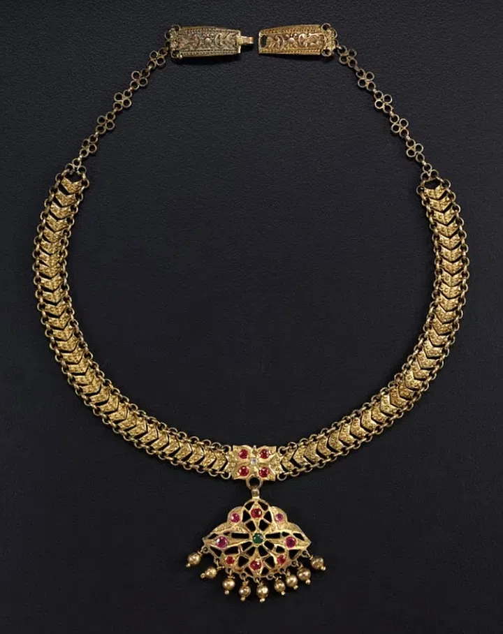 A Chitty Melaka addigai adapted from South Indian examples, early 20th century. Photo: Courtesy of Peranakan Museum