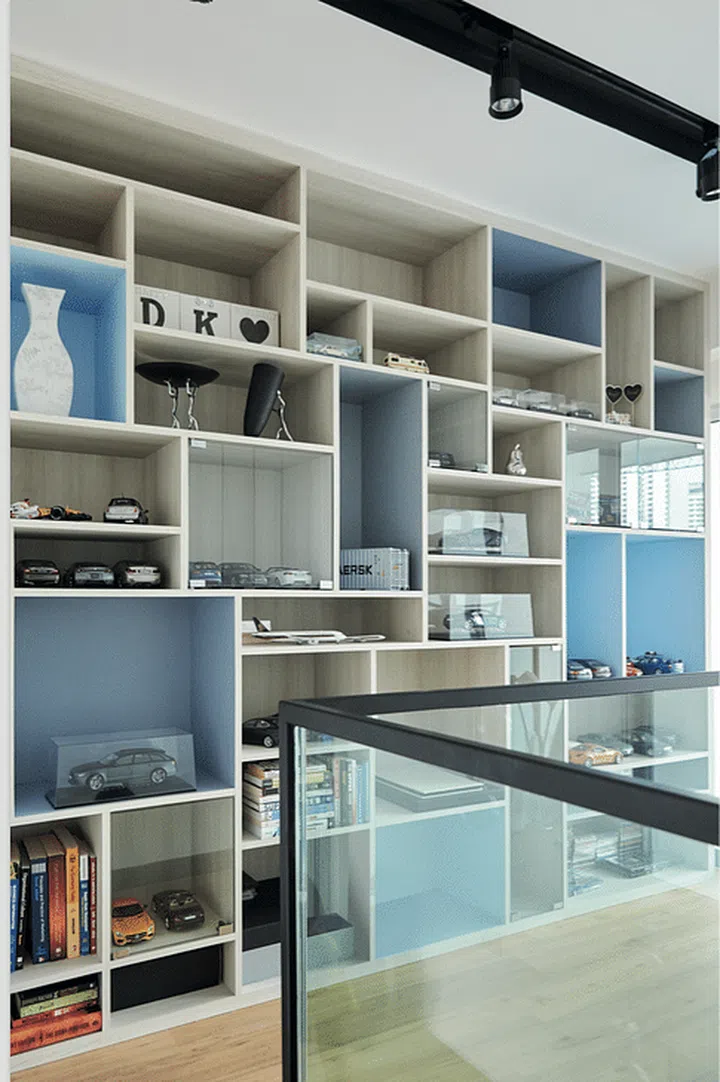 A closer look at Large Eco Penthouse Apartment Mezzanine Floor Interior Design