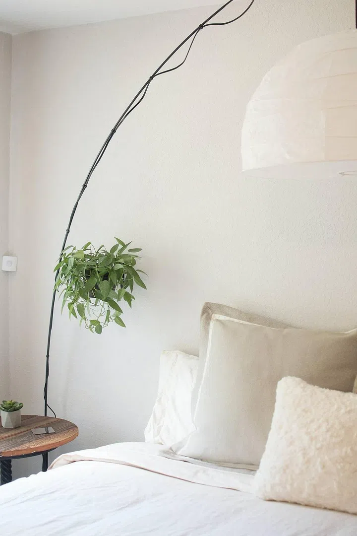 Square and rectangular bedroom shapes are some of the highly preferred Feng Shui choices for the bedroom, as irregular shapes create an imbalanced Qi (energy) flow to the entire bedroom. (Photo Pexels Adrienne Andersen)