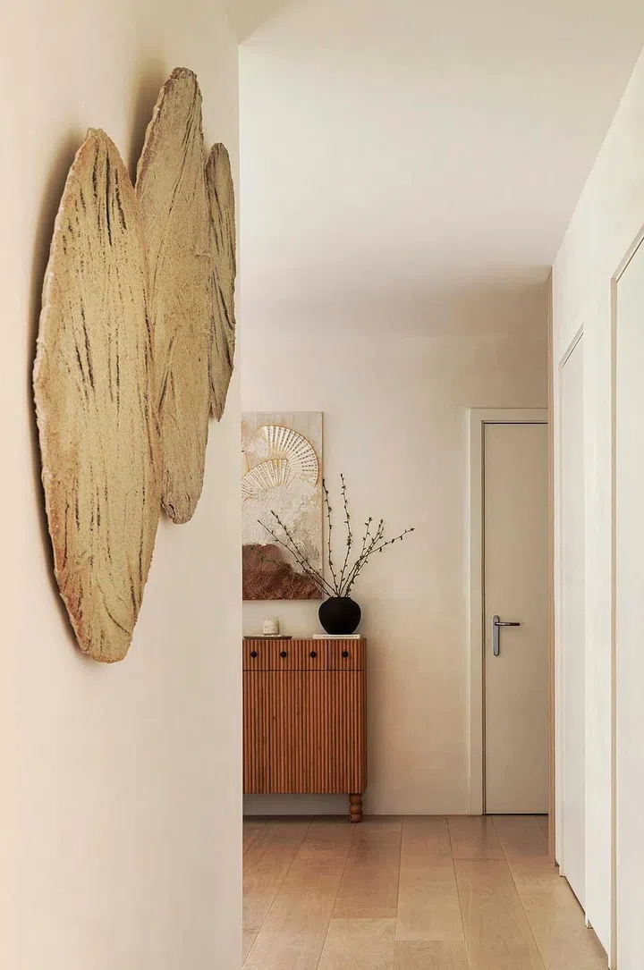 House Tour: A 3-Room Apartment in Central London Designed In Line With Feng Shui Principles (Photo Vigo Jansons; Styling Libby Benggio)