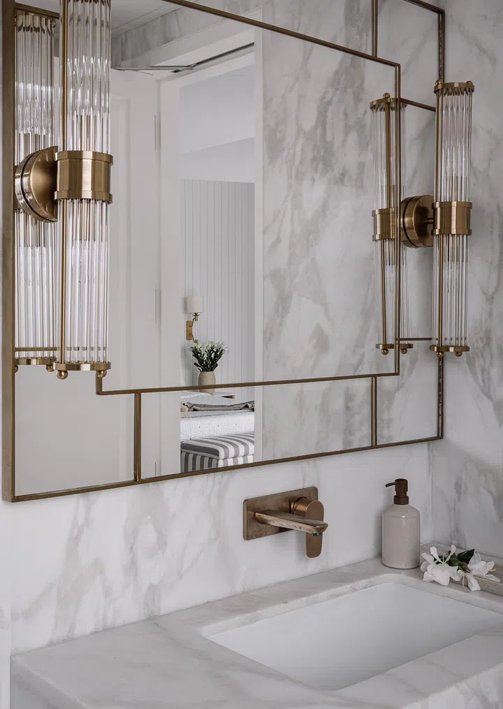 Cast in-situ vanity counter in the master bathroom of a 2-bedroom apartment in Parsi, Mumbai.