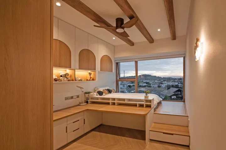 One of the daughters’ bedrooms is on the first floor.