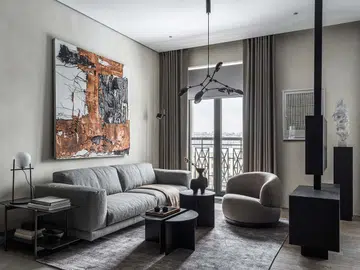 Svetlana took her cue for the apartment’s colour scheme from the natural light and view of Moscow.