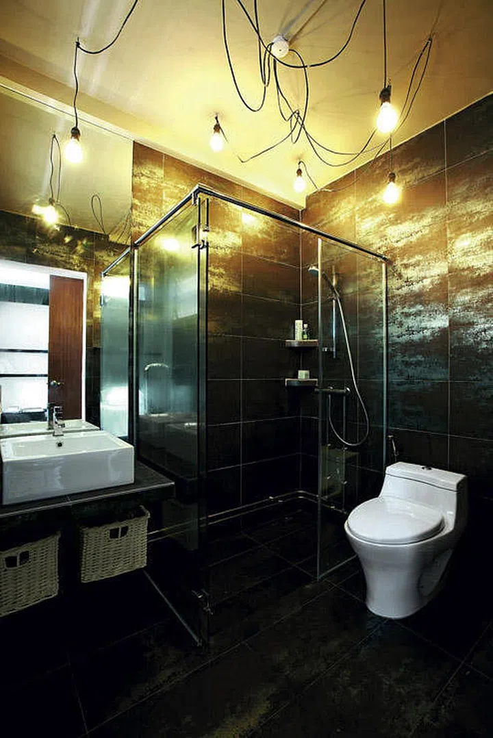 dark bathroom design