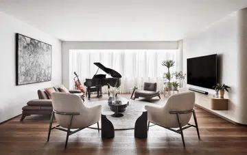 One of their top priorities was to ensure that the home is bright and airy and has good cross-ventilation throughout. As the couple frequently travel between Singapore and Australia, they wanted a resort feel for their home.