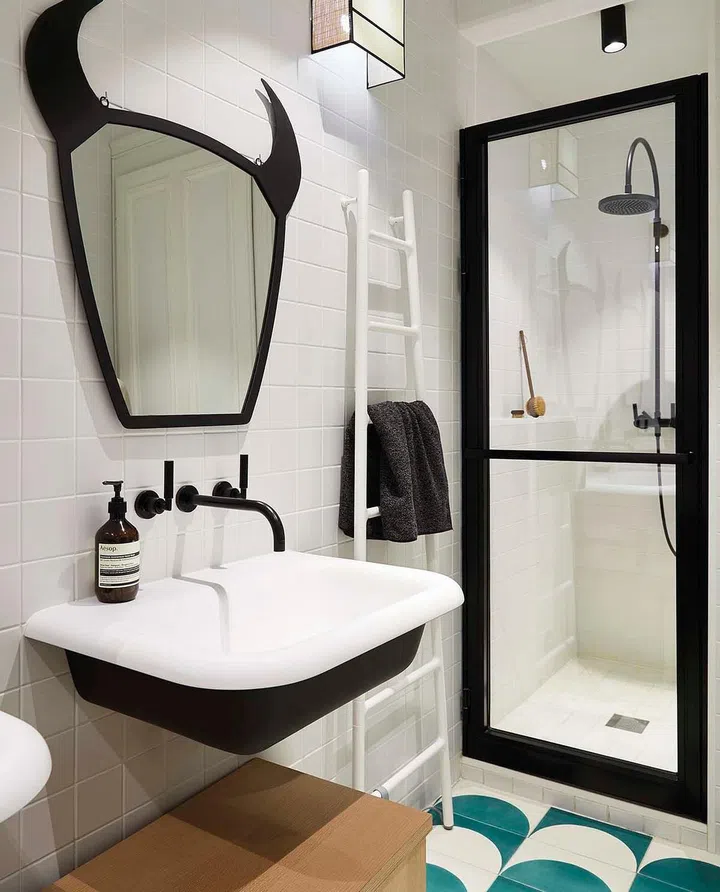 House Tour: A French Townhouse Designed By Sarah Lavoine, Daughter of Former French Vogue Editor