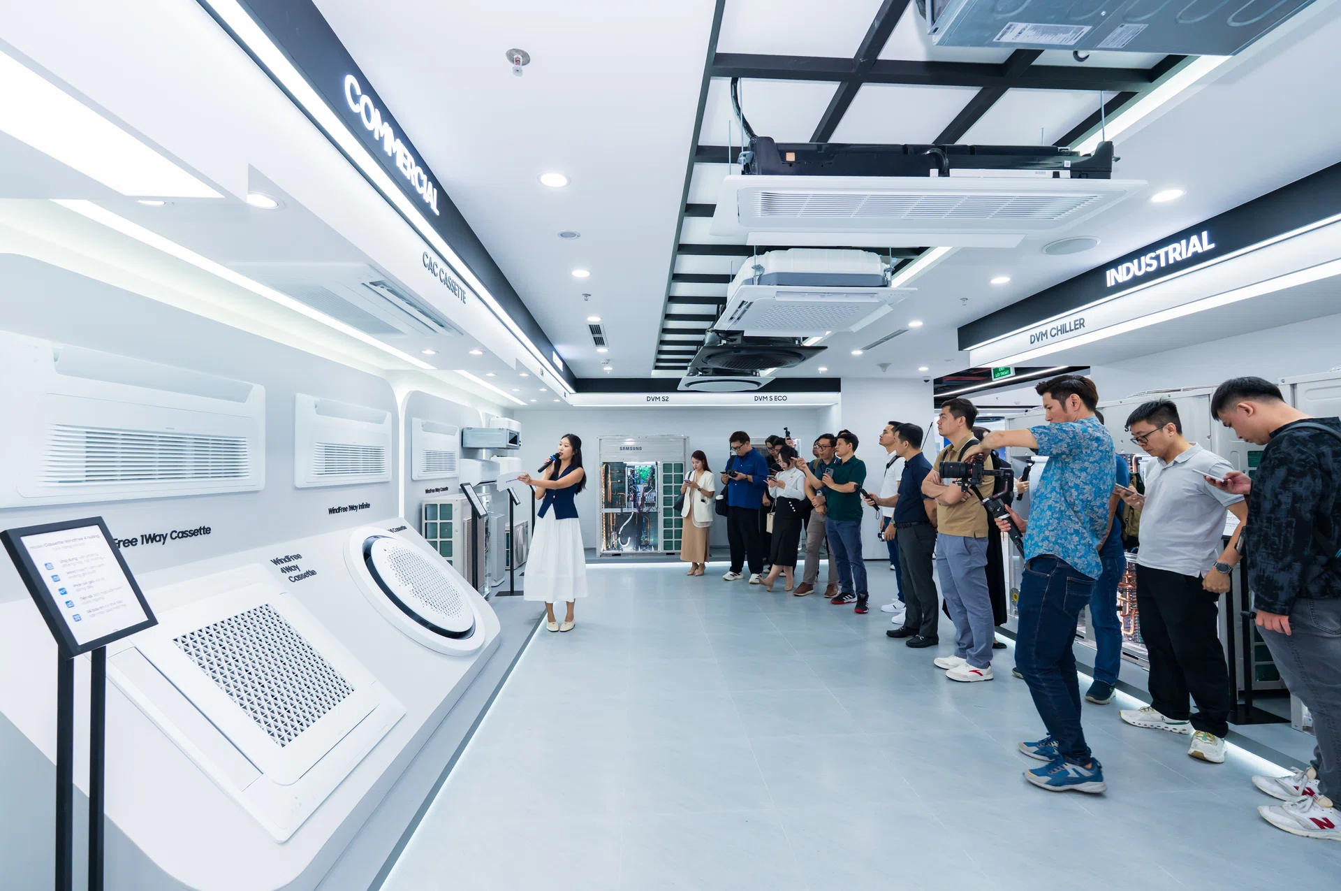 On 14 October 2026, we got a first-hand preview of Samsung’s latest AI and hardware upgrades at the 2026 edition of “The Brief” tech seminar, held in the newly opened Business Experience Studio in Hanoi, Vietnam.