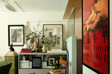 Calvin says that the old teak cabinet, which he houses his collection of fashion magazines, was salvaged from the disposal corner in his estate. He added a breath of fresh air with a coat of chalk paint. 