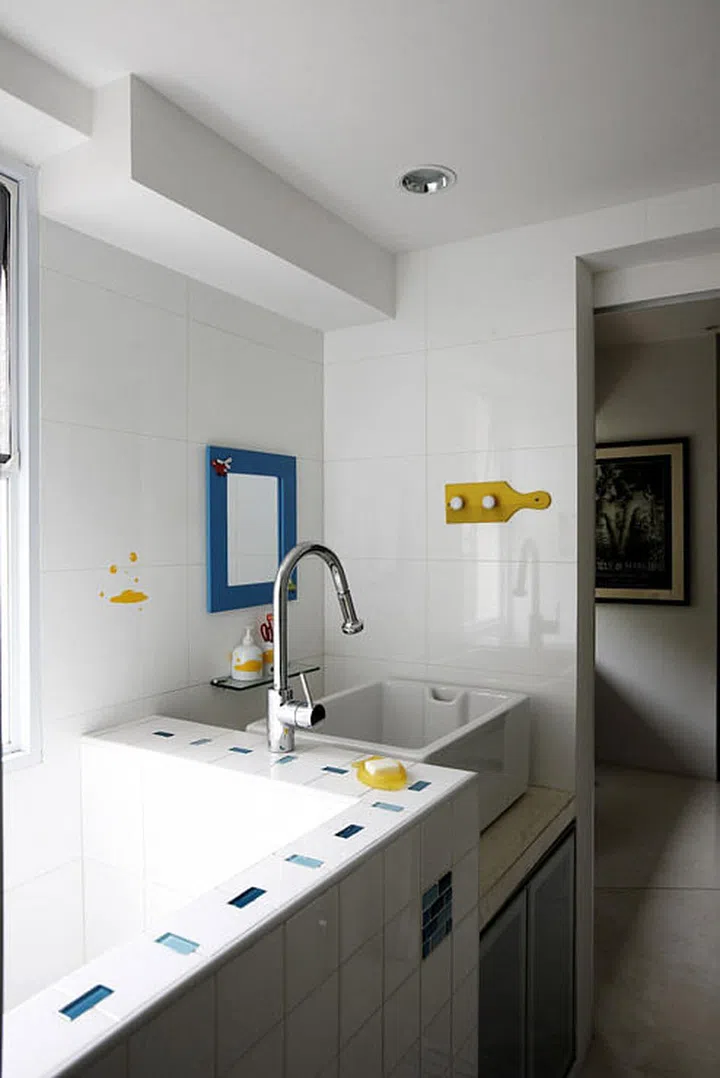 The homeowner requested for a built-in child-sized onsen in the kids' bathroom.