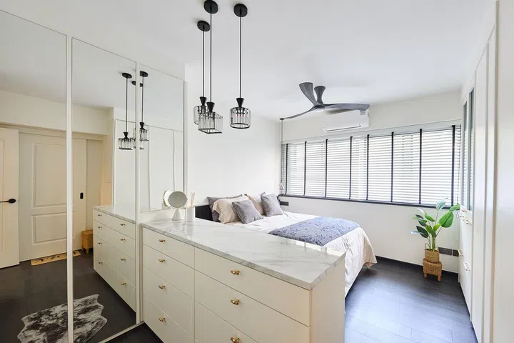 Open-concept master bedroom in a HDB Executive Maisonette along Woodlands Drive for a family of 5.