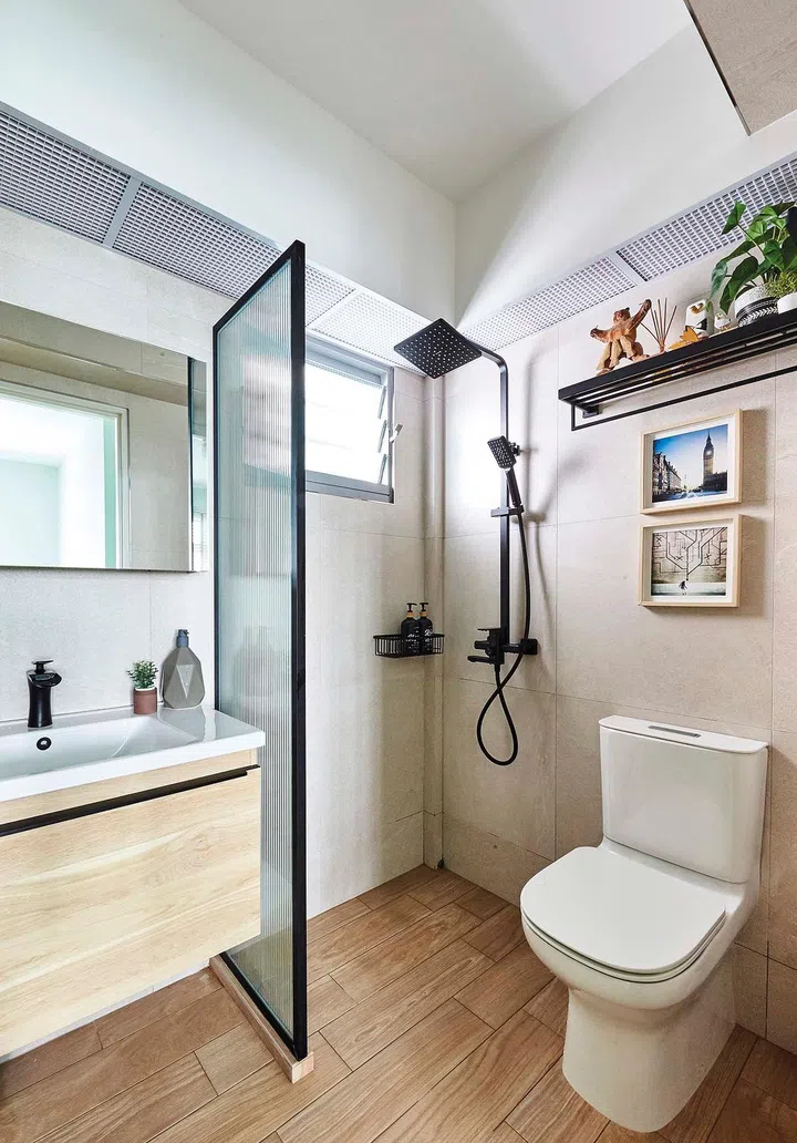House Tour: Three-room Margaret Drive BTO with sprawling Bukit Timah & Johor Bahru views (Photo Veronica Tay, Art direction Nonie Chen)