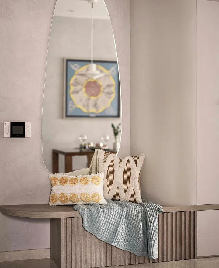 House Tour: Natural neutrals three-room Condo in Siglap brimming with serenity