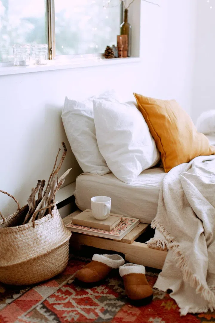 Feng Shui Bed shouldn't face bedroom door (Photo Pexels Tatiana Syrikova)