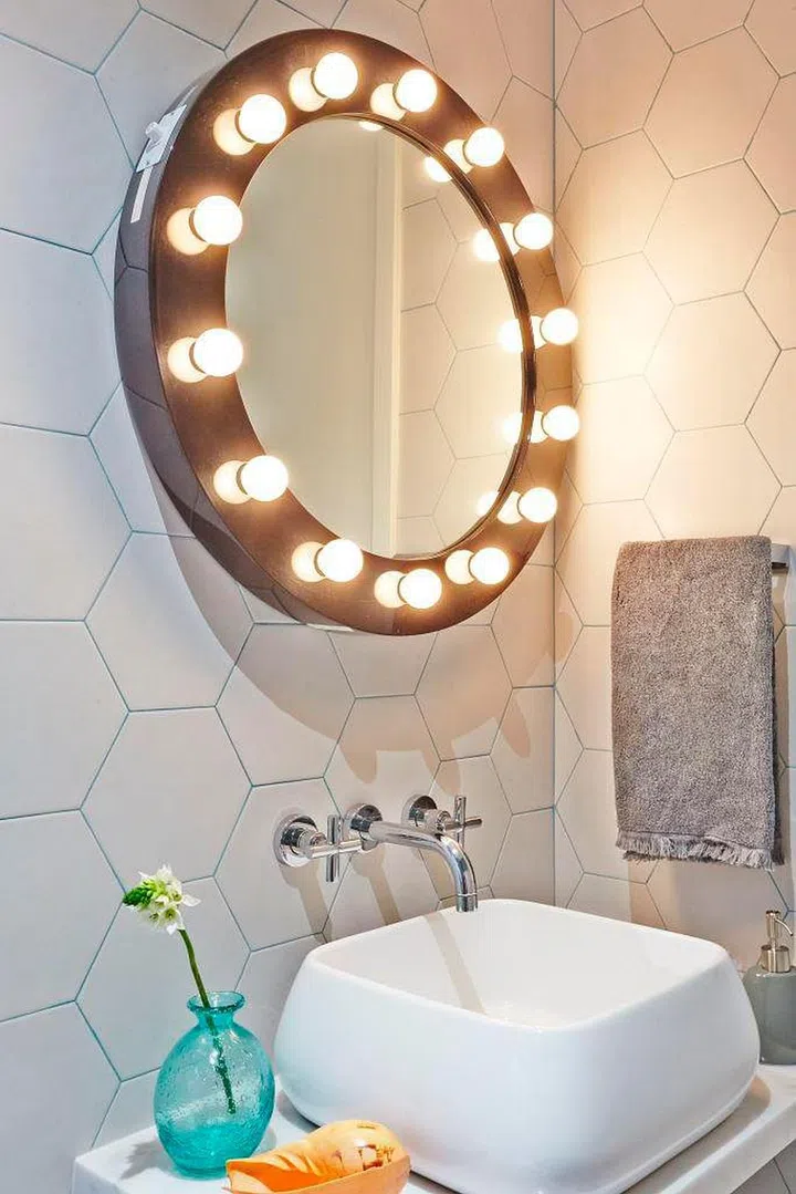 round mirror