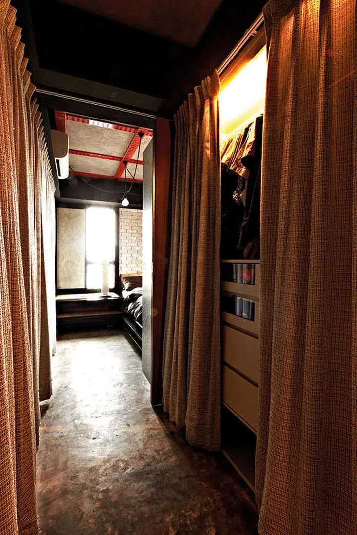 walk-in closet, wardrobe, storage saving, space saving solutions