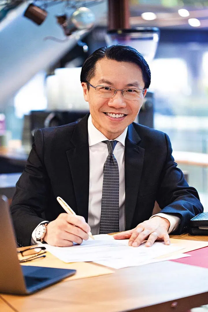 How to Sleep Better? Dr Kenny Pang, an Ear Nose Throat Doctor Shares Expert Tips. Portrait of Dr Kenny Pang