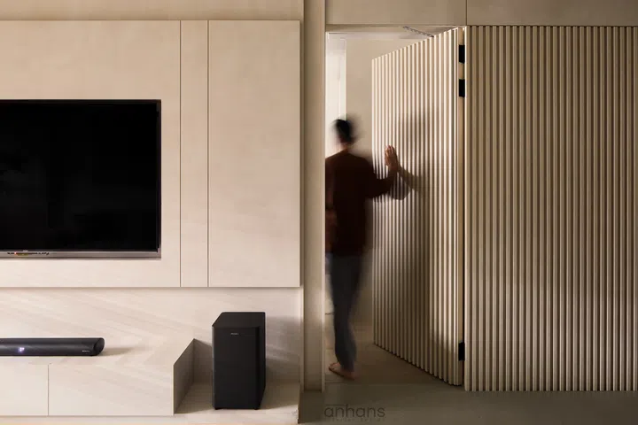 Anhans Interior Design utilised the Salt Microcement laminate for this living room.