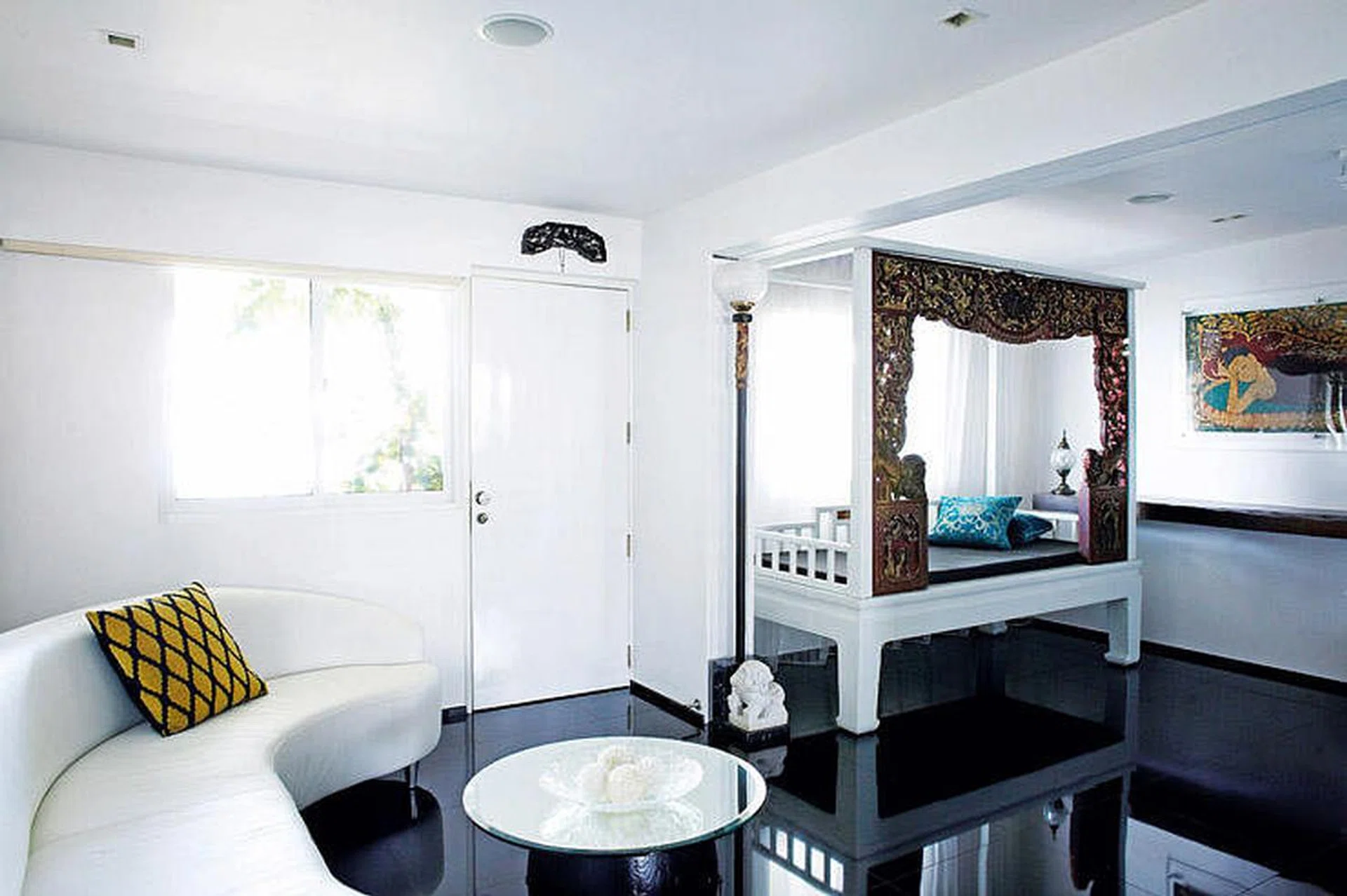 retro-futuristic_sofa