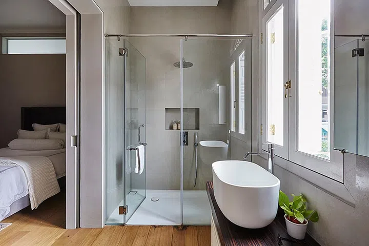 The ensuite bathroom in the son’s bedroom.