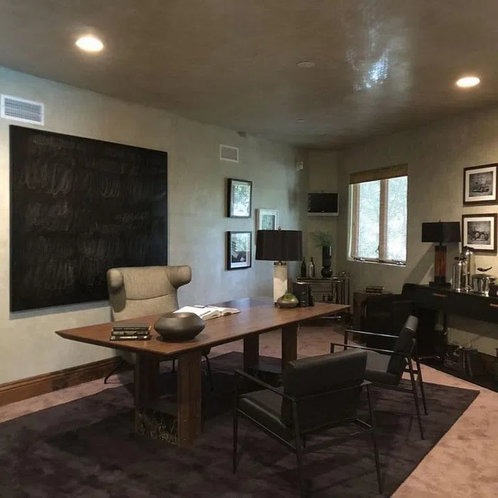 The dark colours of the personal office keep the space warm and sensual. Aside from this Hollywood Hills home, Eva Longoria also owns a 3,500 sq ft house in San Antonio, Texas as well as a 1,500 sq ft villa in Zuma Beach, Malibu.