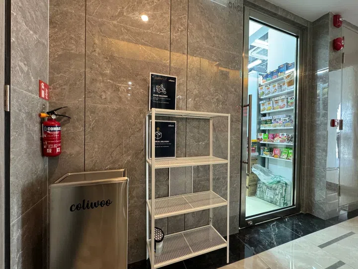 Lift Lobby at Coliwoo River Valley 268, with a convenient side entrance to Luna Supermarket.