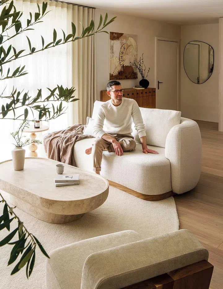 House Tour: A 3-Room Apartment in Central London Designed In Line With Feng Shui Principles (Photo Vigo Jansons; Styling Libby Benggio)