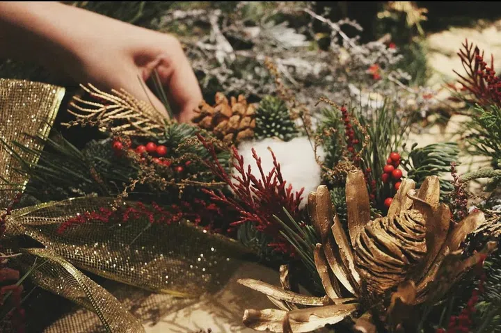 Dawn Q Floral Design christmas wreath workshop