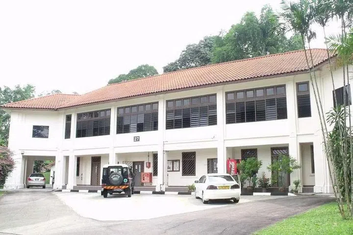 Blocks 27 and 28 are a pair of colonial-style bungalows used as senior officers’ accommodation.