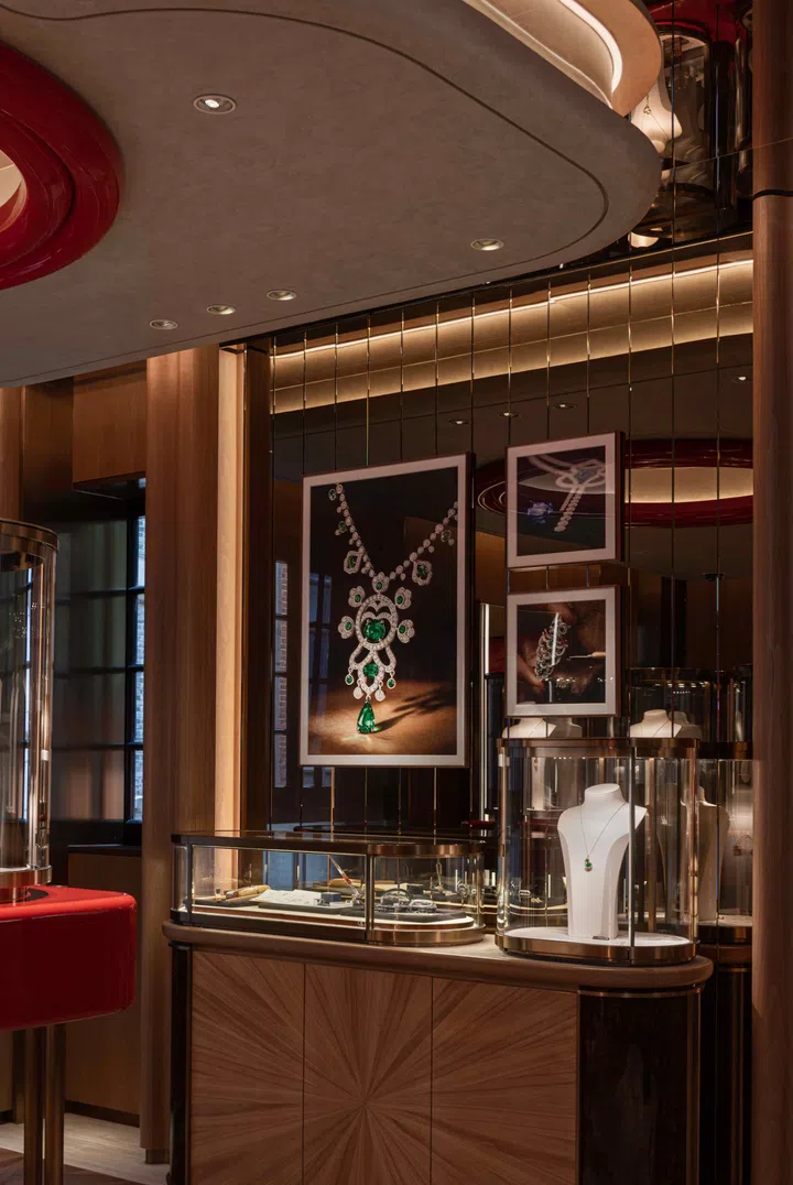The fine jewellery salon.