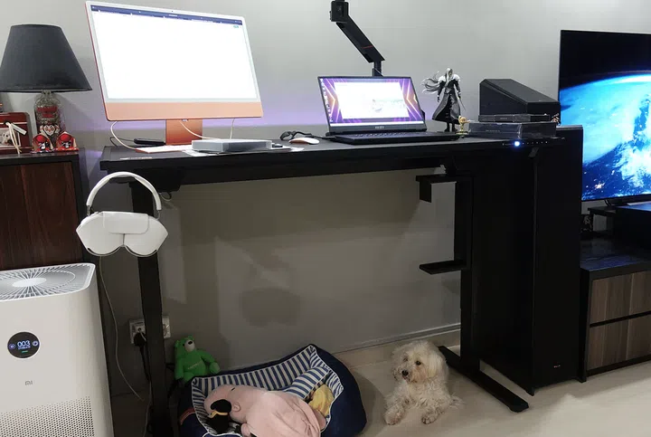 The Secretlab Magnus Pro could have more USB ports. Photo by Hardwarezone