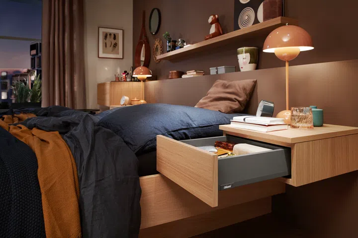The Merivobox system exudes a minimalist feel, accented by smooth gliding motion. 