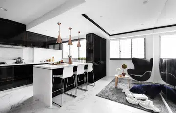 81768-akihaus_black_n_bling_1