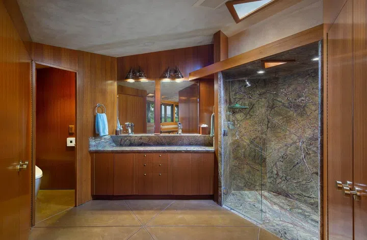 House Tour: A Frank Lloyd Wright House, Prairie Style, in California