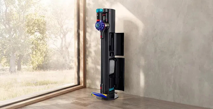 Preview of the Auto-Empty Dock with the 2.5-litre sealed bin liner.