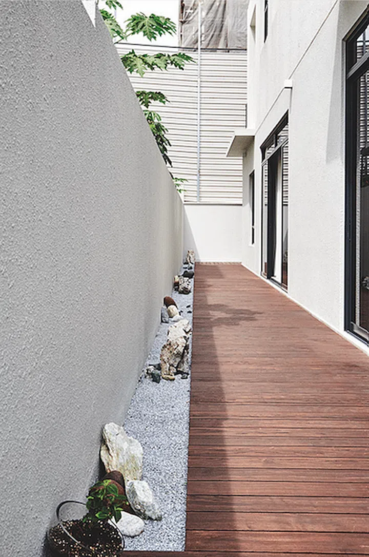 Line your garden or or windowsills with objects like crystals, just like actor and wushu champion Vincent Ng did. Interior Design: One-stop Concept 