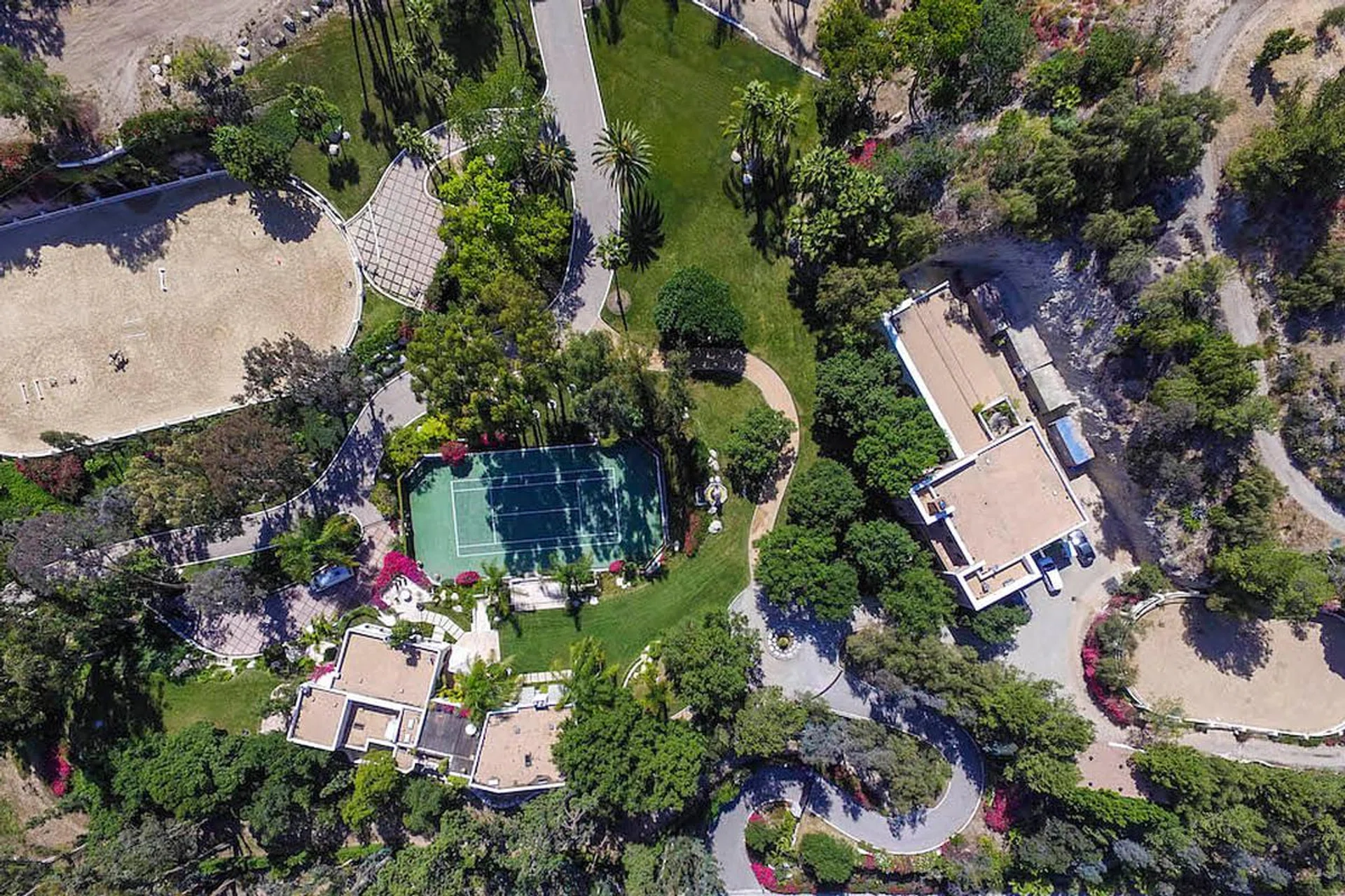 drone_view_of_chers_mansion
