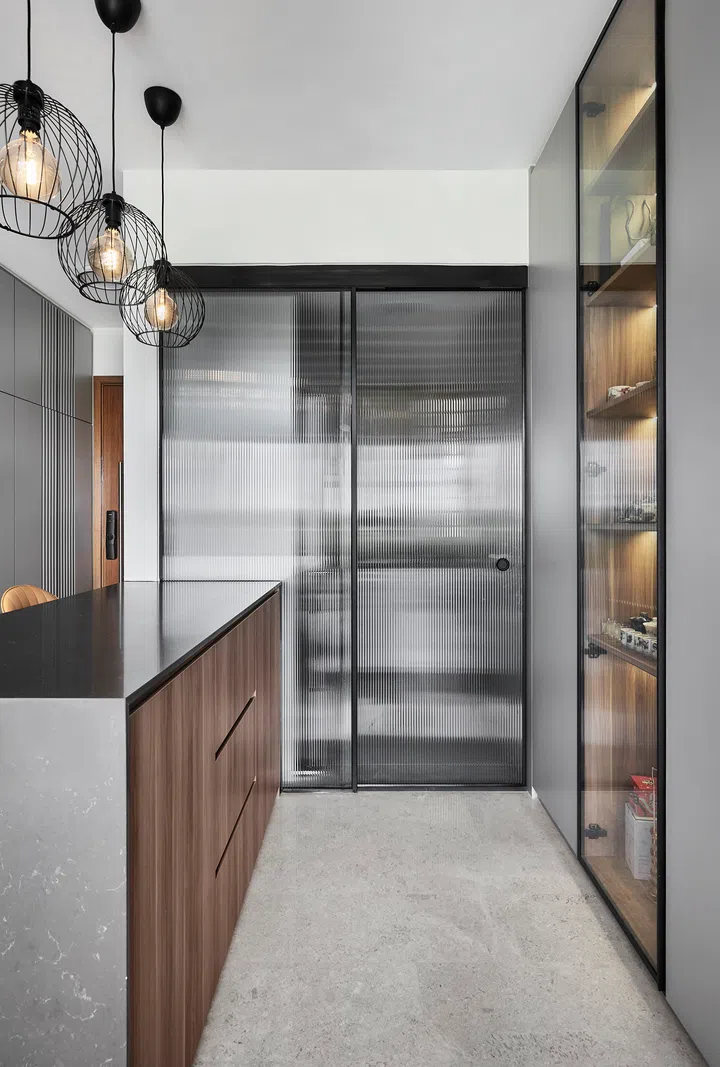 Fluted glass door in the kitchen of this 3 plus 1 bedroom apartment in Waterfront Key condominium along Bedok Reservoir Road.