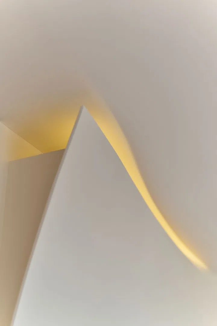 An intentional protrusion, this wall feature is a nod to Ryan’s fresh beginnings.  