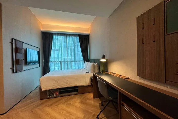 Master bedroom in Quincy House 2-Bedroom Deluxe.