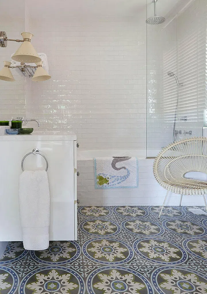 Smaller bricks, with a sheen - used for both wall and bathtub. (Interior design: E&A Interiors)