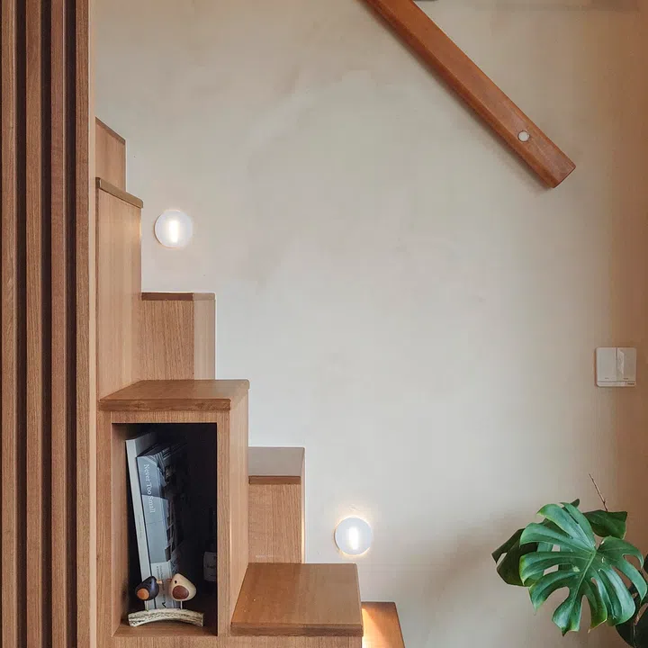 A dimensioned study helped mono.poly map out the climb and storage volumes precisely, ensuring the loft would be safe and comfortable to access within a strict length constraint.