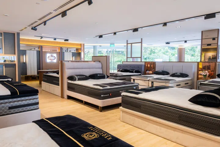 21 Different mattresses will be only display at the new Sealy flagship store located at 1 Nassim Road.