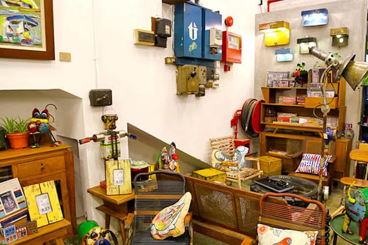aeiou, cafe, singapore, vintage, jalan besar, king george