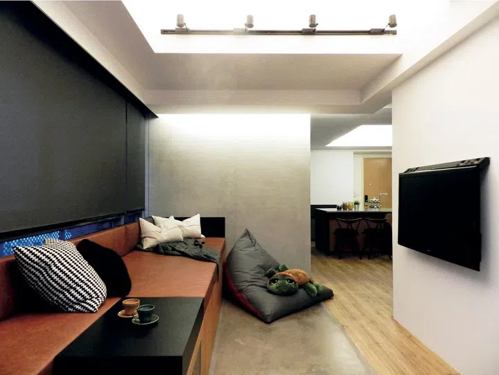 Bay window, living room