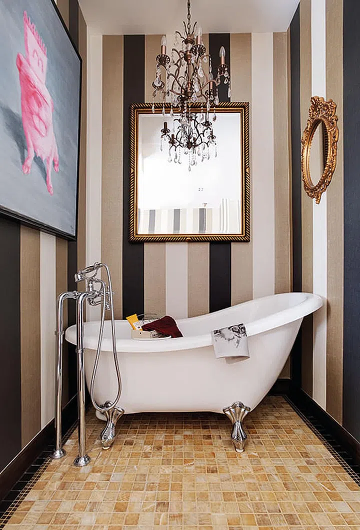 After combining two bathrooms to create a larger master suite with a walk-in wardrobe, Wendy had space to accommodate a free-standing clawfoot tub.