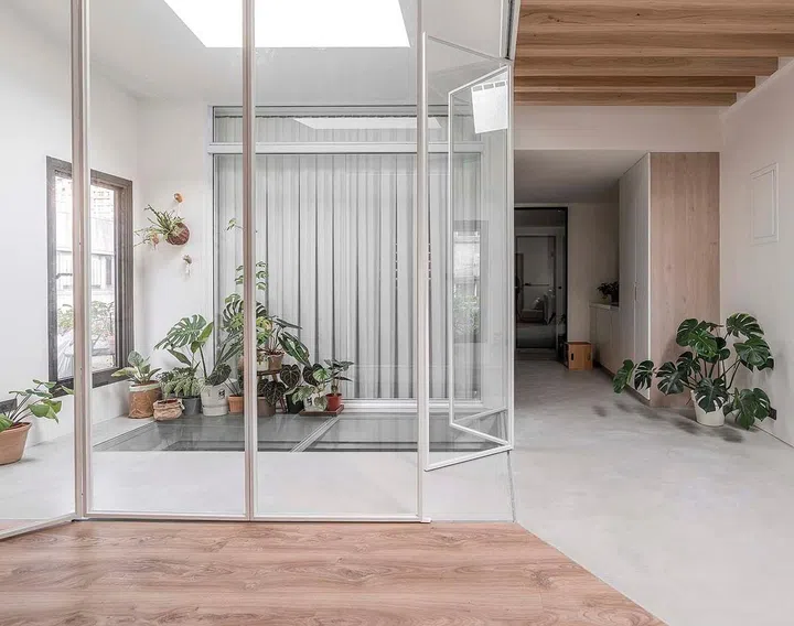 House Tour: A Japandi Taiwan Multi-Generational Home Filled With Natural Sunlight (Photo Srain Interior Design)