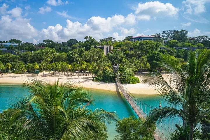 Pulau Palawan Beach at Sentosa, Singapore. Photo 123RF
