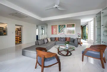 Home to a couple in their 60s, their son, daughter-in-law and helper, Selina and Bel of Collective Designs designed this bungalow to house the familyʼs collection of furniture and accessories, while crafting contemporary-style interiors with plenty of space for entertaining guests.