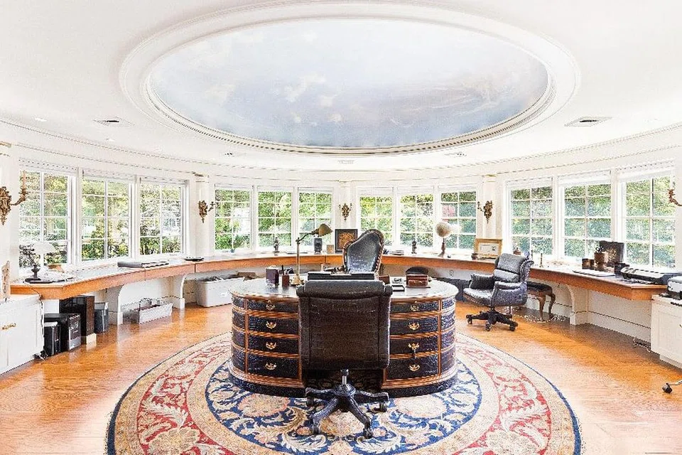 Yankee Candle Founder's $23 Million Home Has an Entire Indoor Water Theme (Courtesy Douglas Elliman Realty)