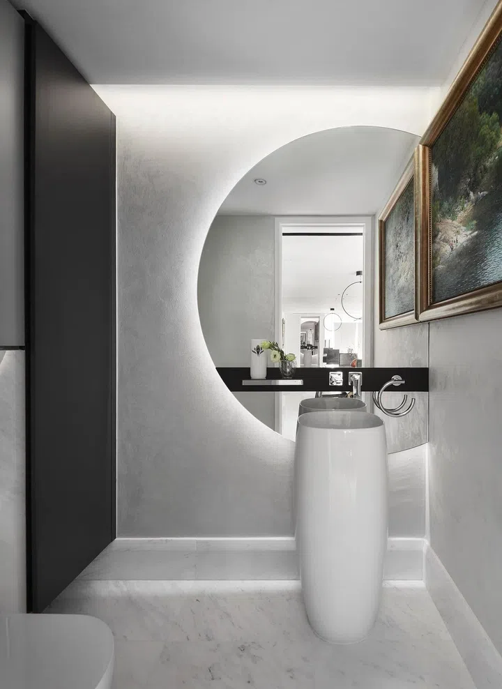 Bright and white bathroom in this 2-storey penthouse in Bukit Timah.